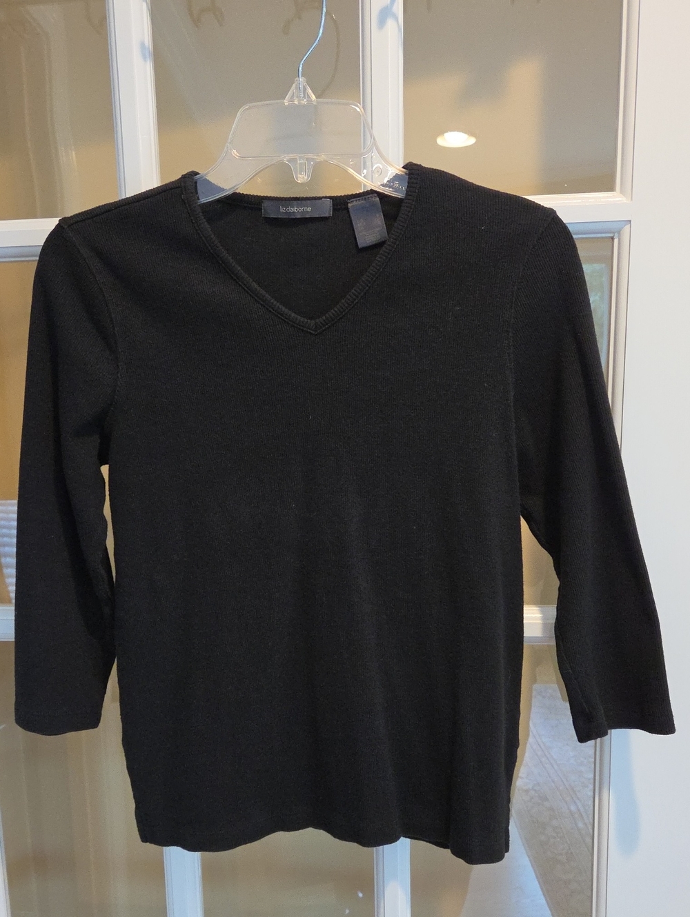 Liz Claiborne Black V-Neck 3/4 Sleeve Knit Top